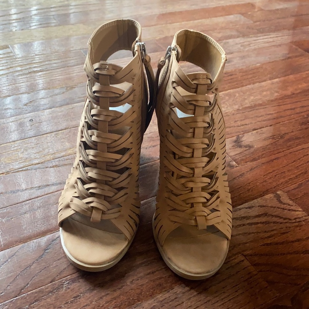 dv Block Heels